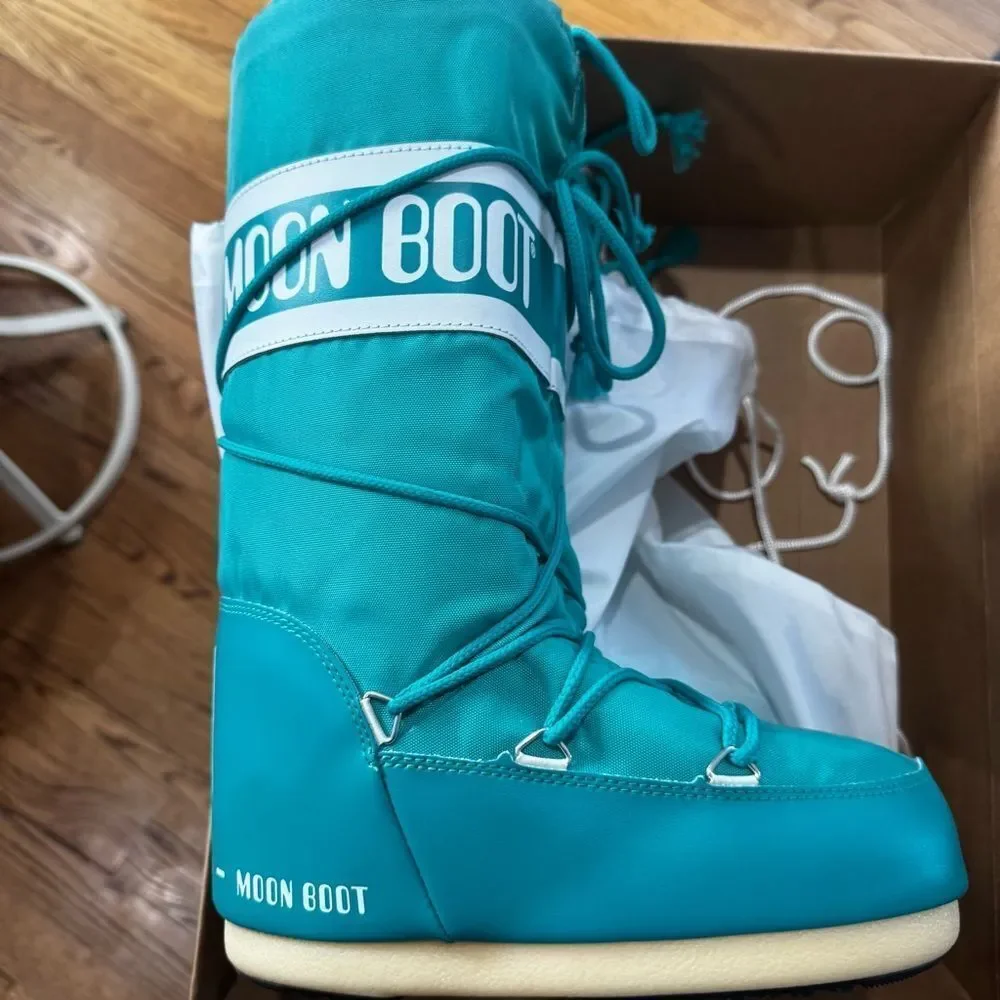 Women’s Moon Boots Teal Green Smerald NWT Size 6 (3.5-6) Brand New
